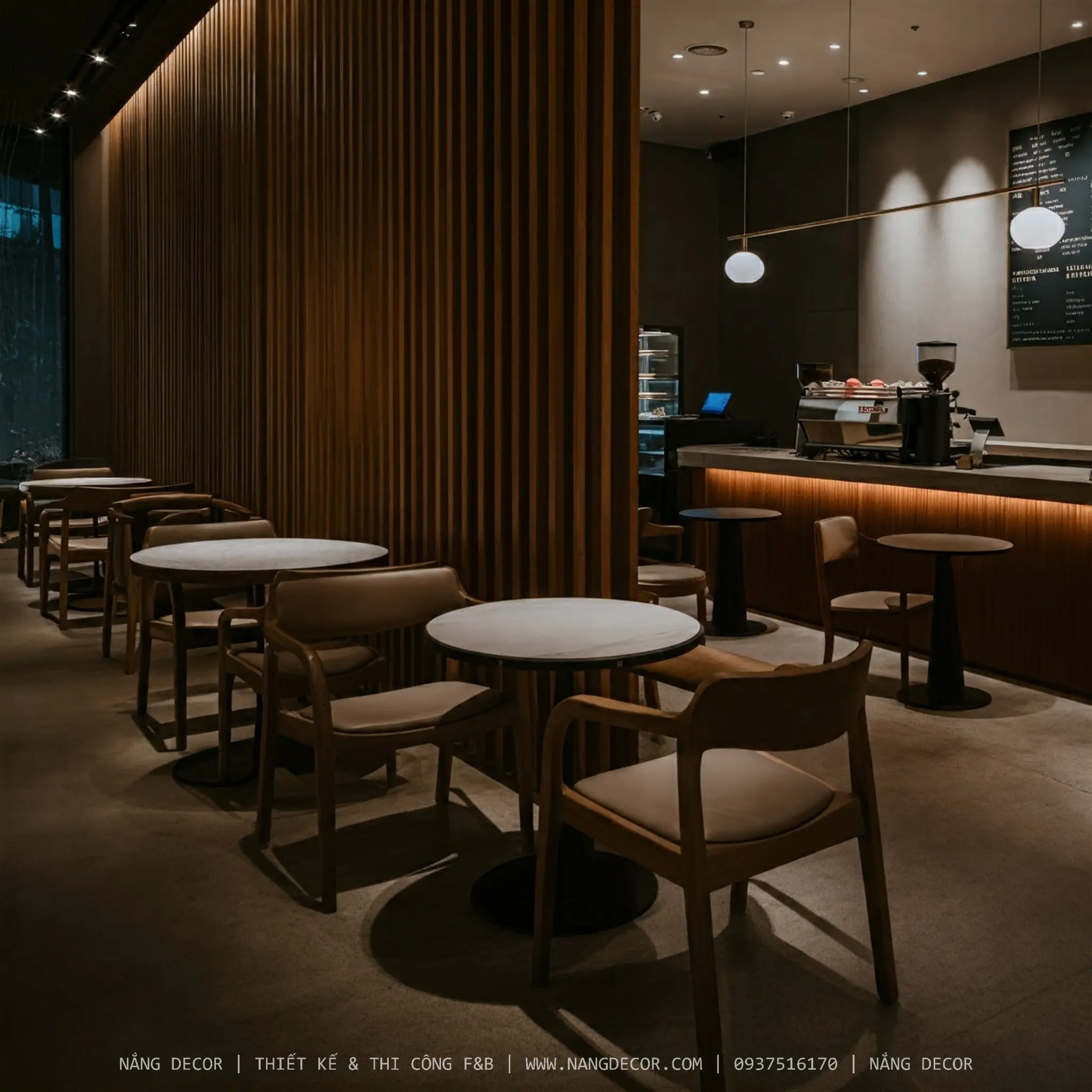 Ý tưởng trang trí mặt tiền quán cafe 2 mặt tiền thu hút.