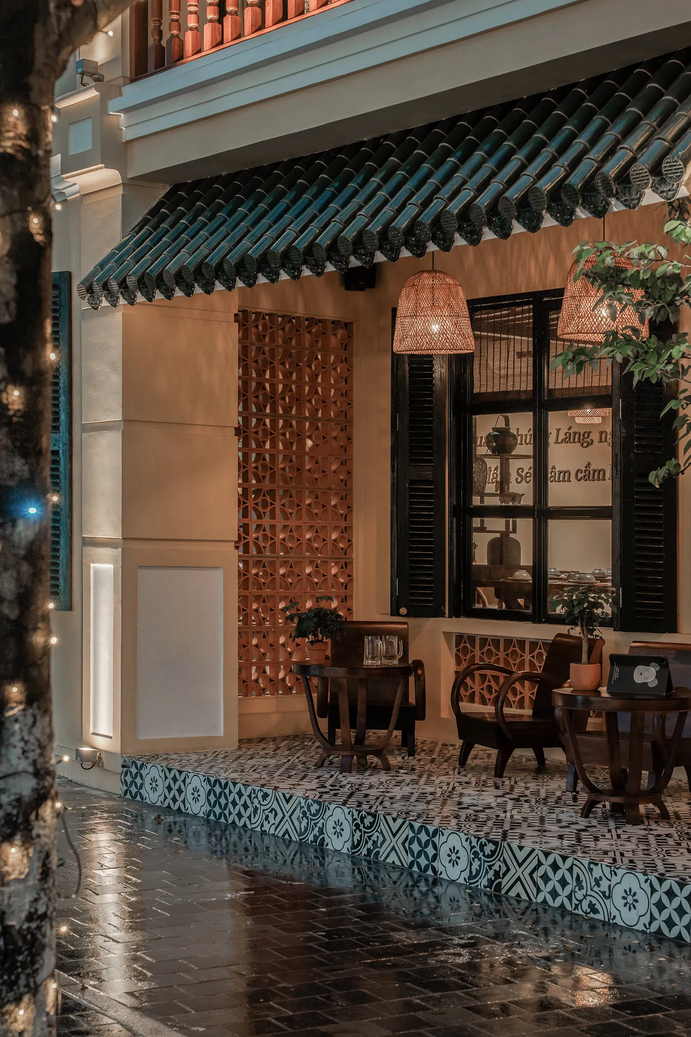 Phong cách nhà hàng hiện đại với nội thất tối giản và sang trọng